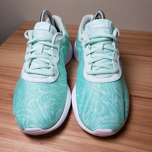 Nike Girls Size 7Y Tanjun Mint Blue Marble Running Shoe Swirl Pattern Athletic - Picture 3 of 6